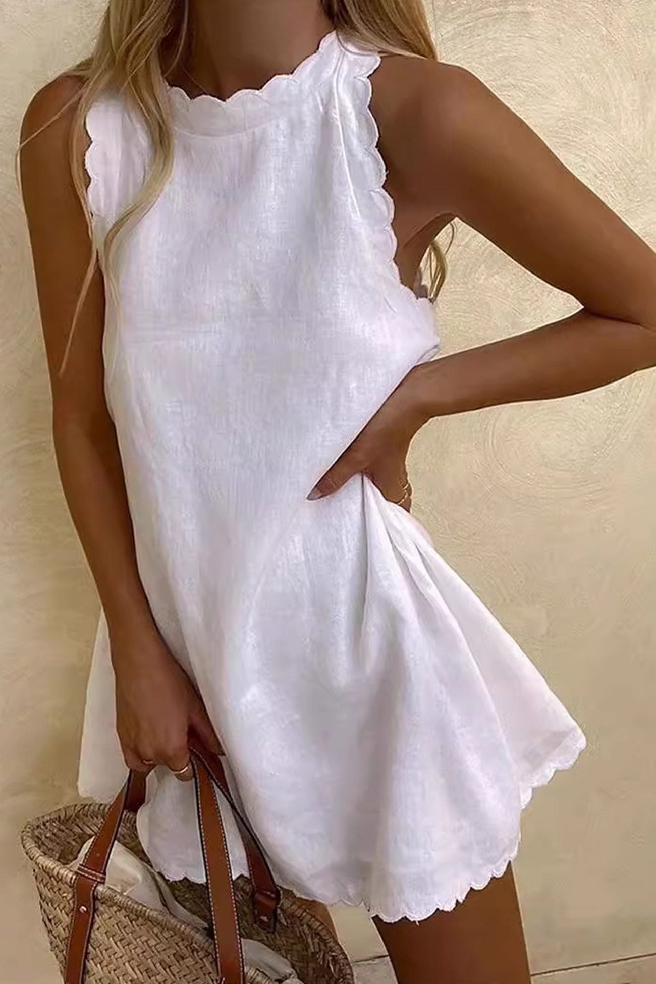 Beautifully Finished Dress in a Timeless Design