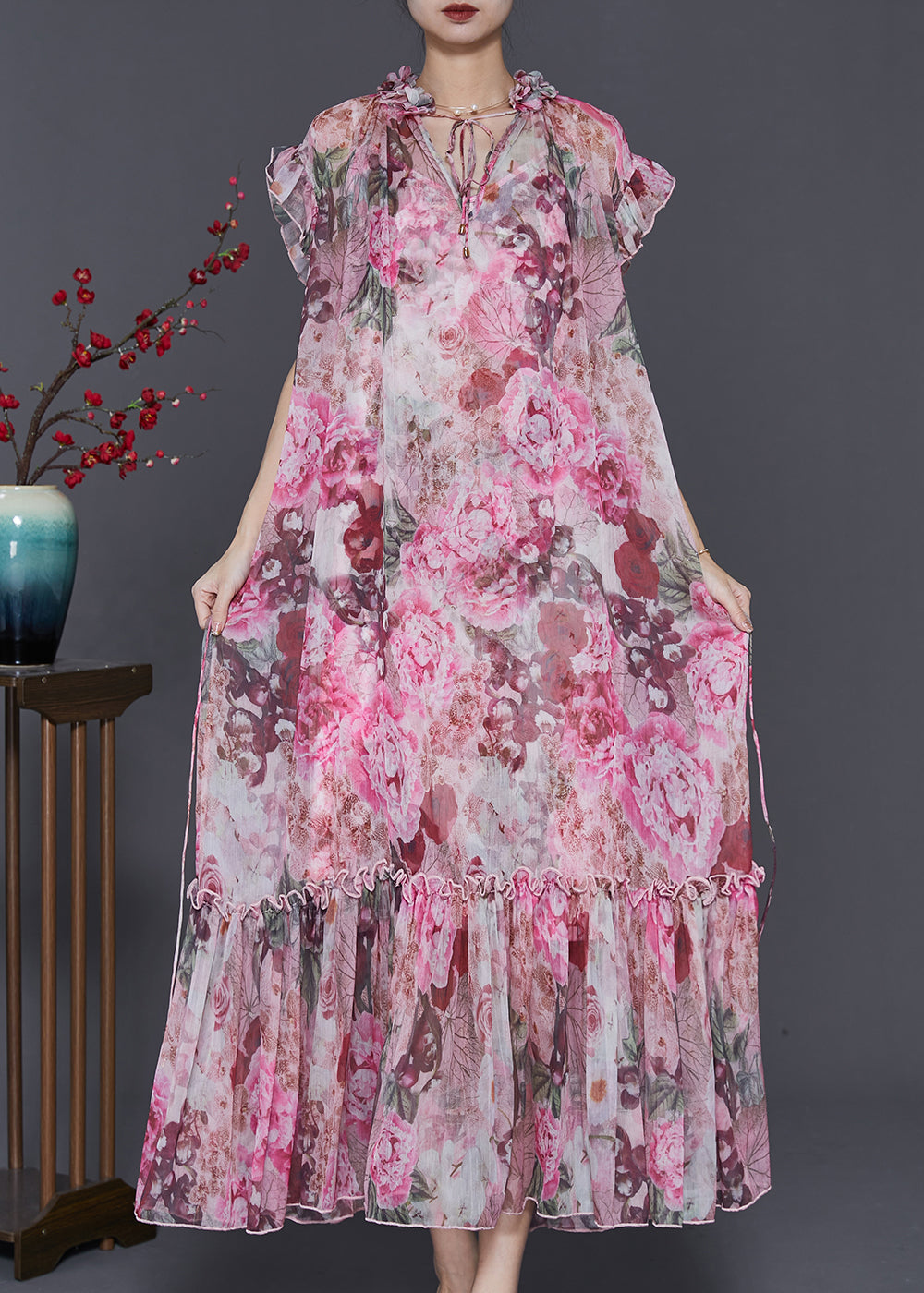 Beautifully Finished Dress in a Timeless Design