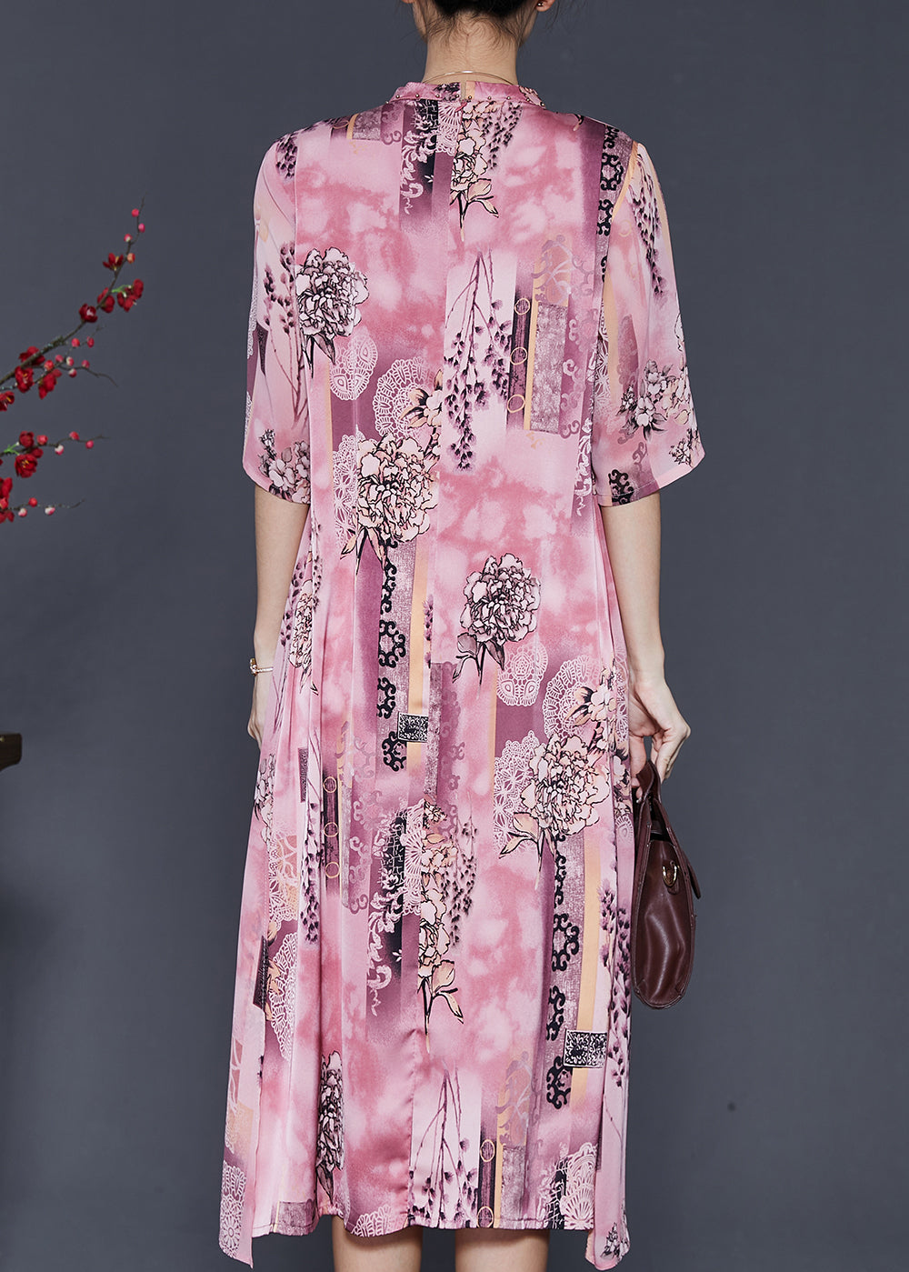 Well Tailored Dress with a Graceful Silhouette