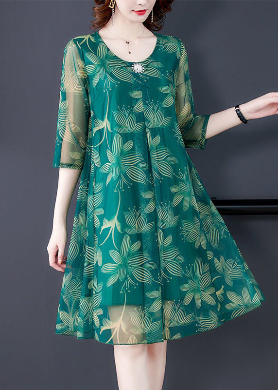 Well Tailored Dress with a Graceful Silhouette