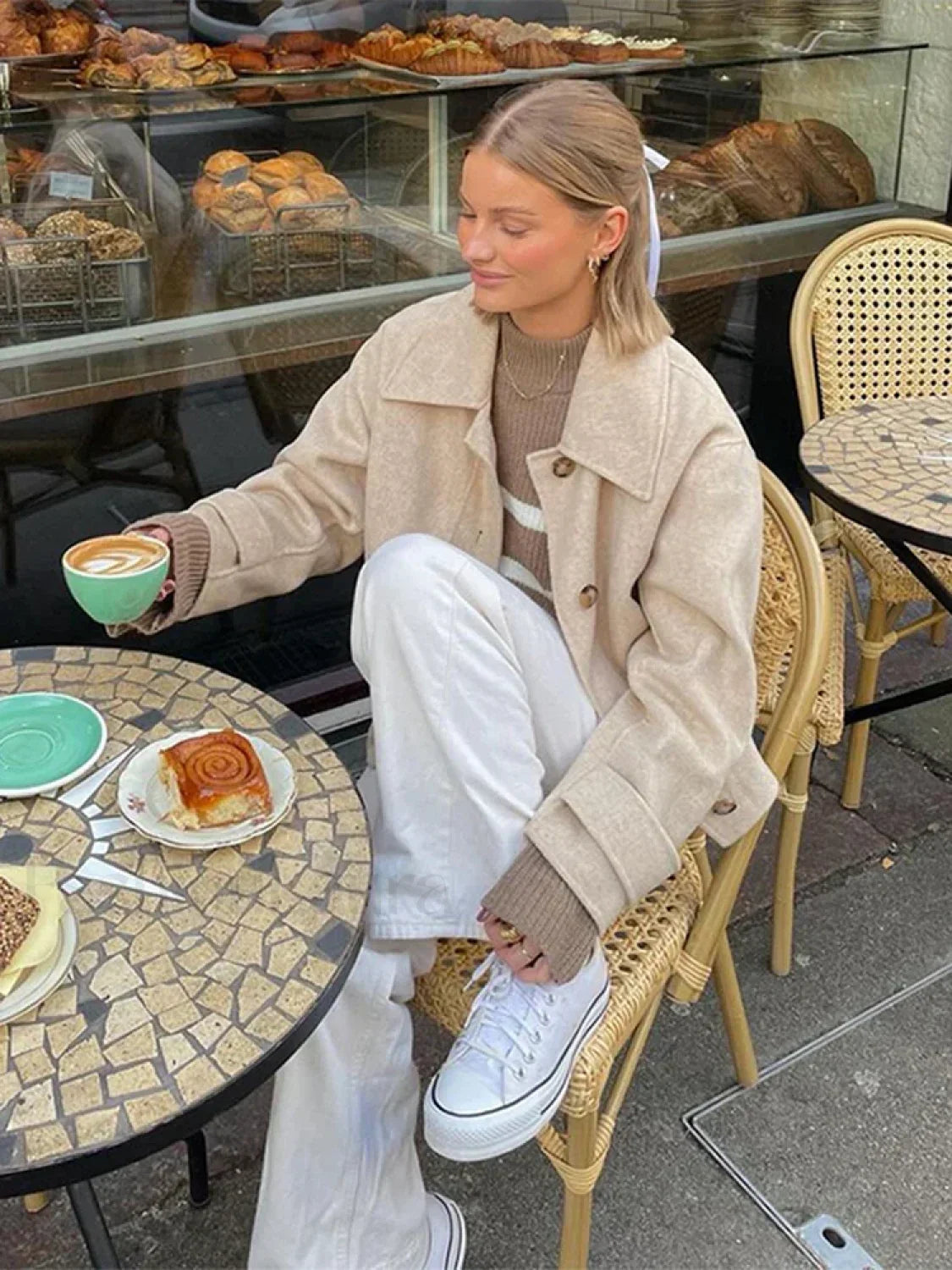 Elegant Women's Short Woolen Coat Loose Lapel Single Breasted Long Sleeve Overcoats