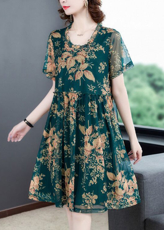 Classic Vintage Dress with a Flattering Fit