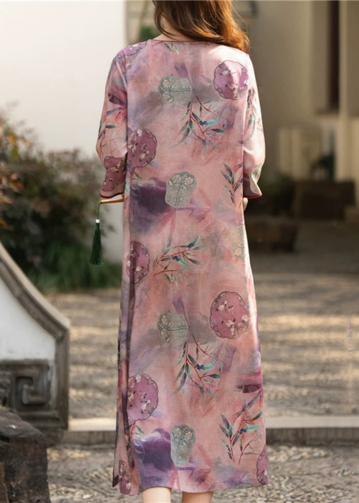 Beautifully Finished Dress in a Timeless Design