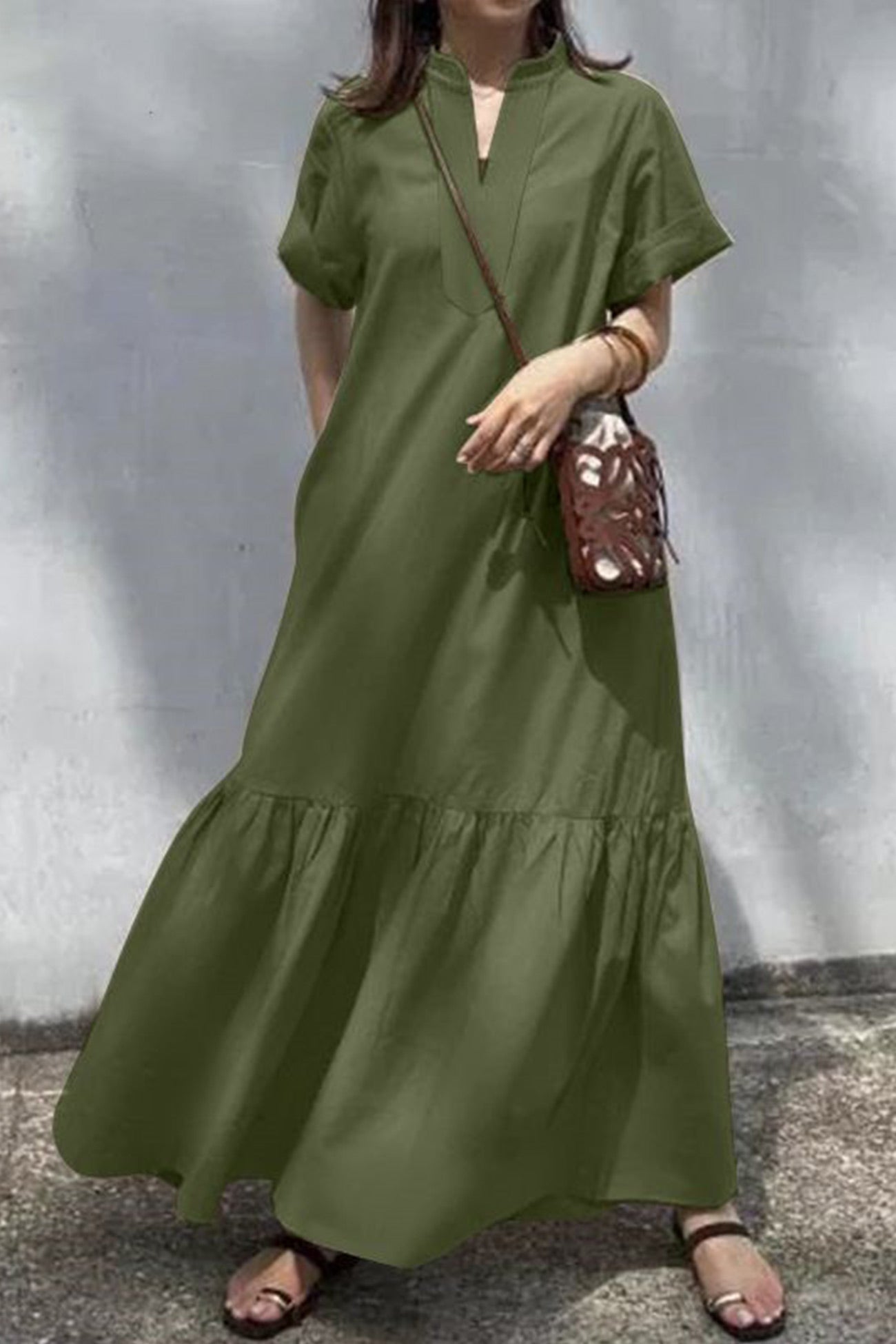Beautifully Finished Dress in a Timeless Design