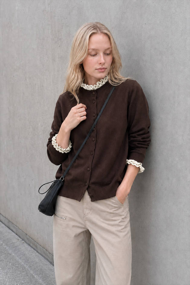 Contrast Ruffle Trim Crew Neck Button Front Knit Cardigan 3