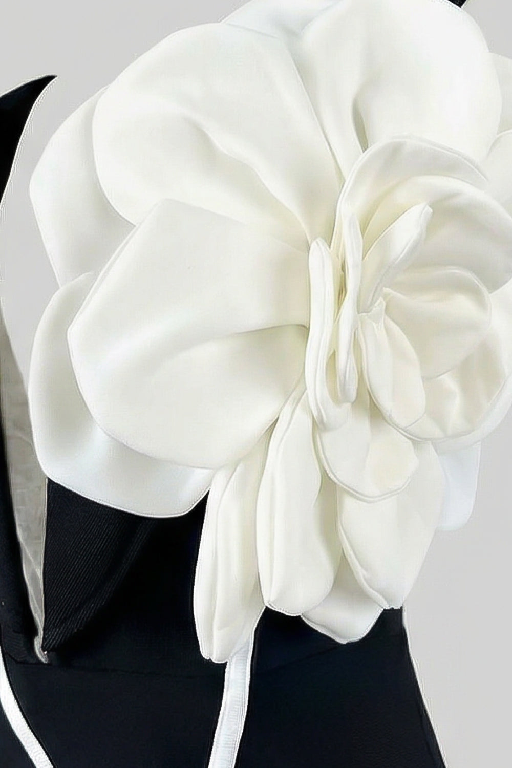 Deep V-Neck Sleeveless 3D Flower Contrast Piping Sheath Midi Dress 5