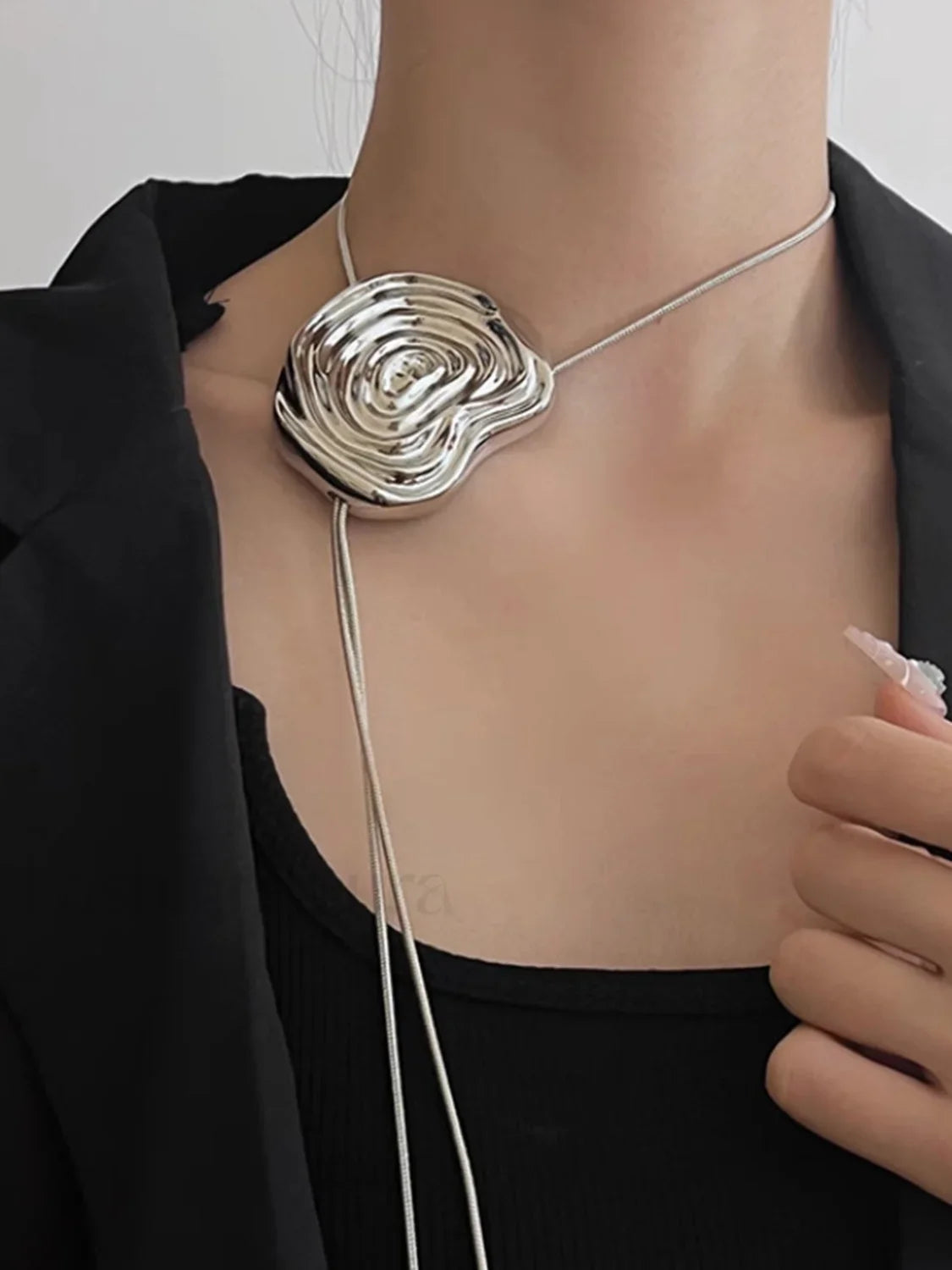 Flower Decor Graceful Drawstring Necklace