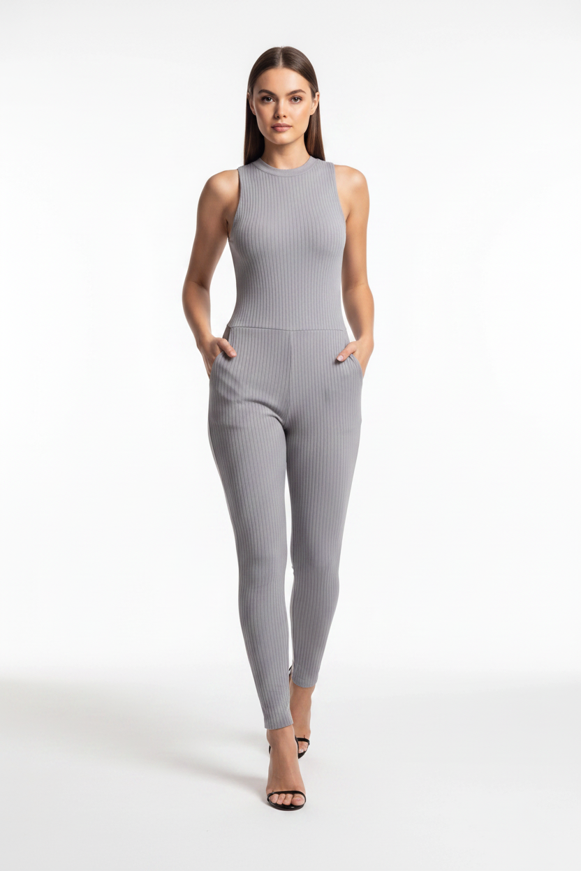 Elegant Black Jumpsuit for Women with Tailored Fit and Pockets
