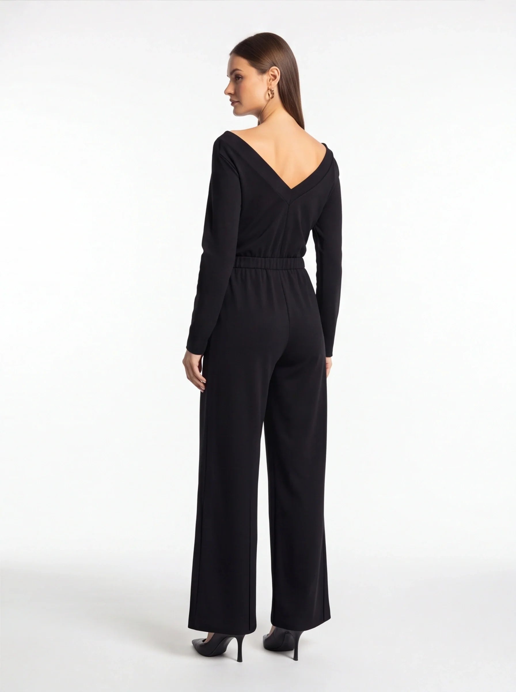 Chic Black Jumpsuit for Women | Tailored Fit & Versatile Design