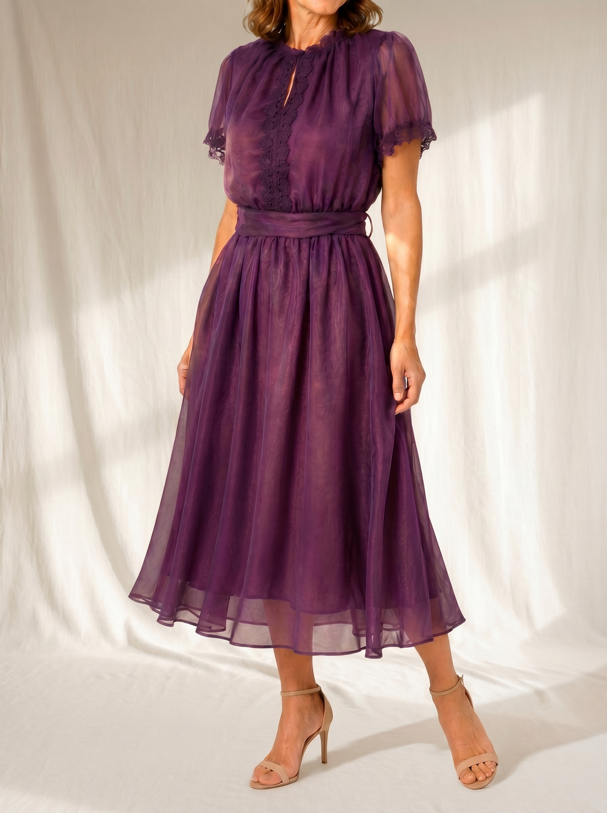 Flavia | Maxi Dress with V-Neckline and Chiffon Lace Hem