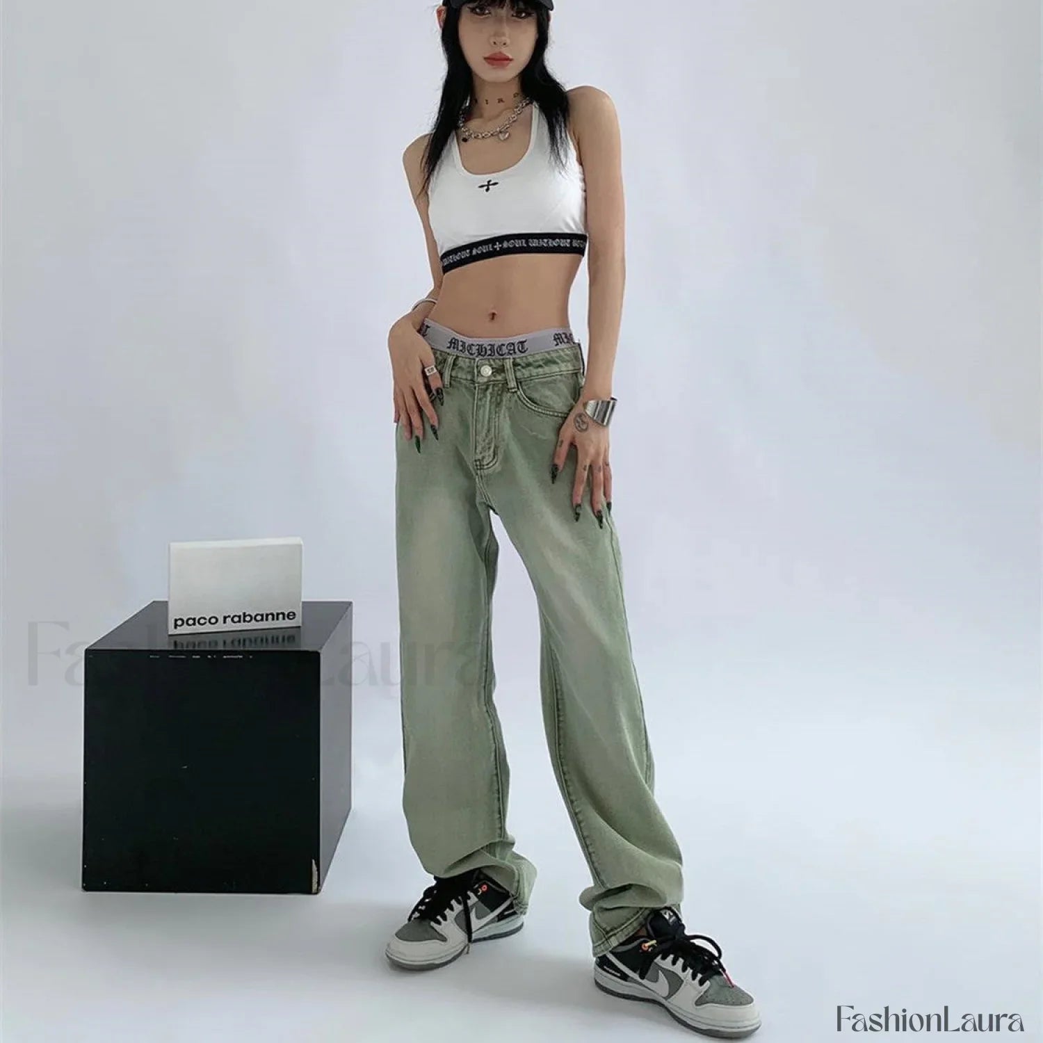 High-waisted Washed Graceful Cargo Jeans