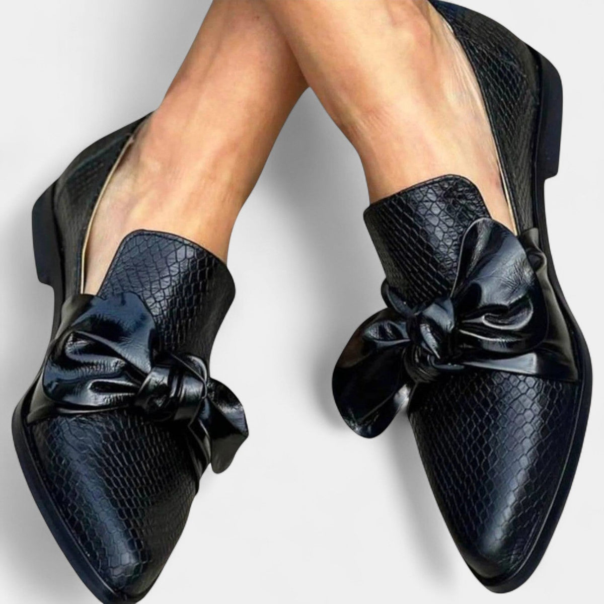 Pointed Toe Bow Snake Print Flat Loafers