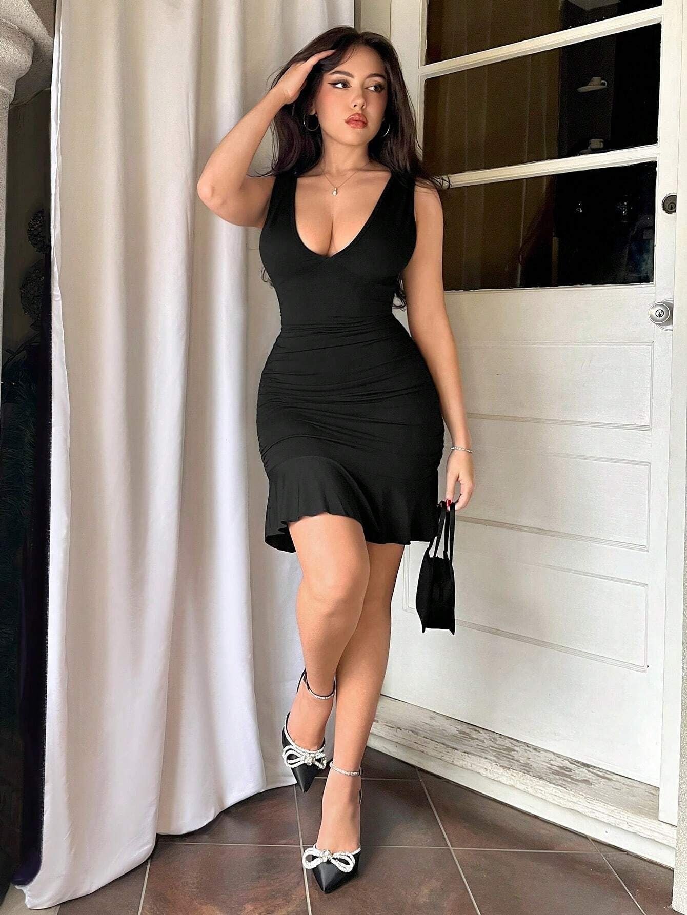 U-Neck Body-Hugging Dress