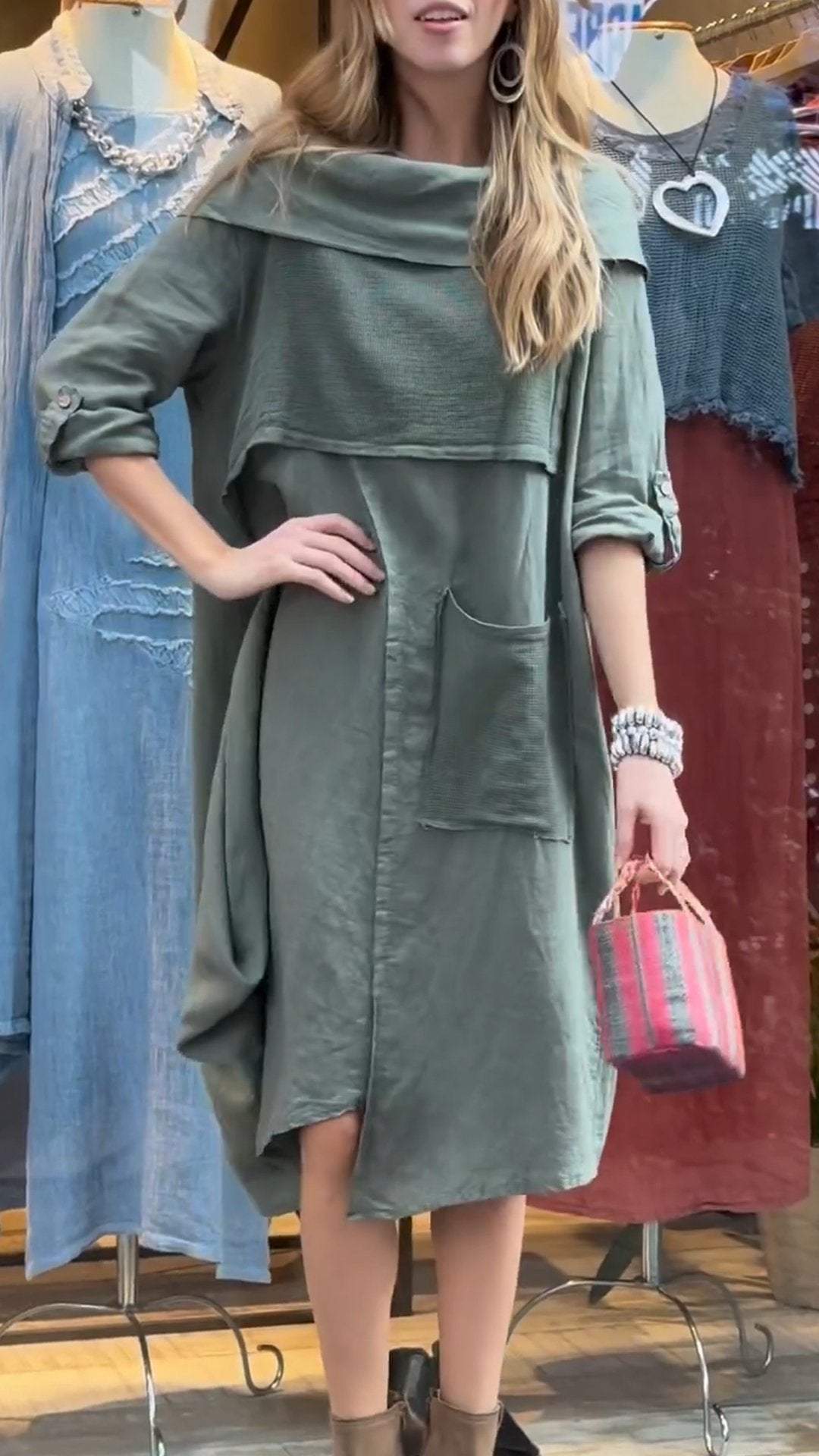 Relaxed Dress Inspired by Contemporary Streetwear Fashion 4