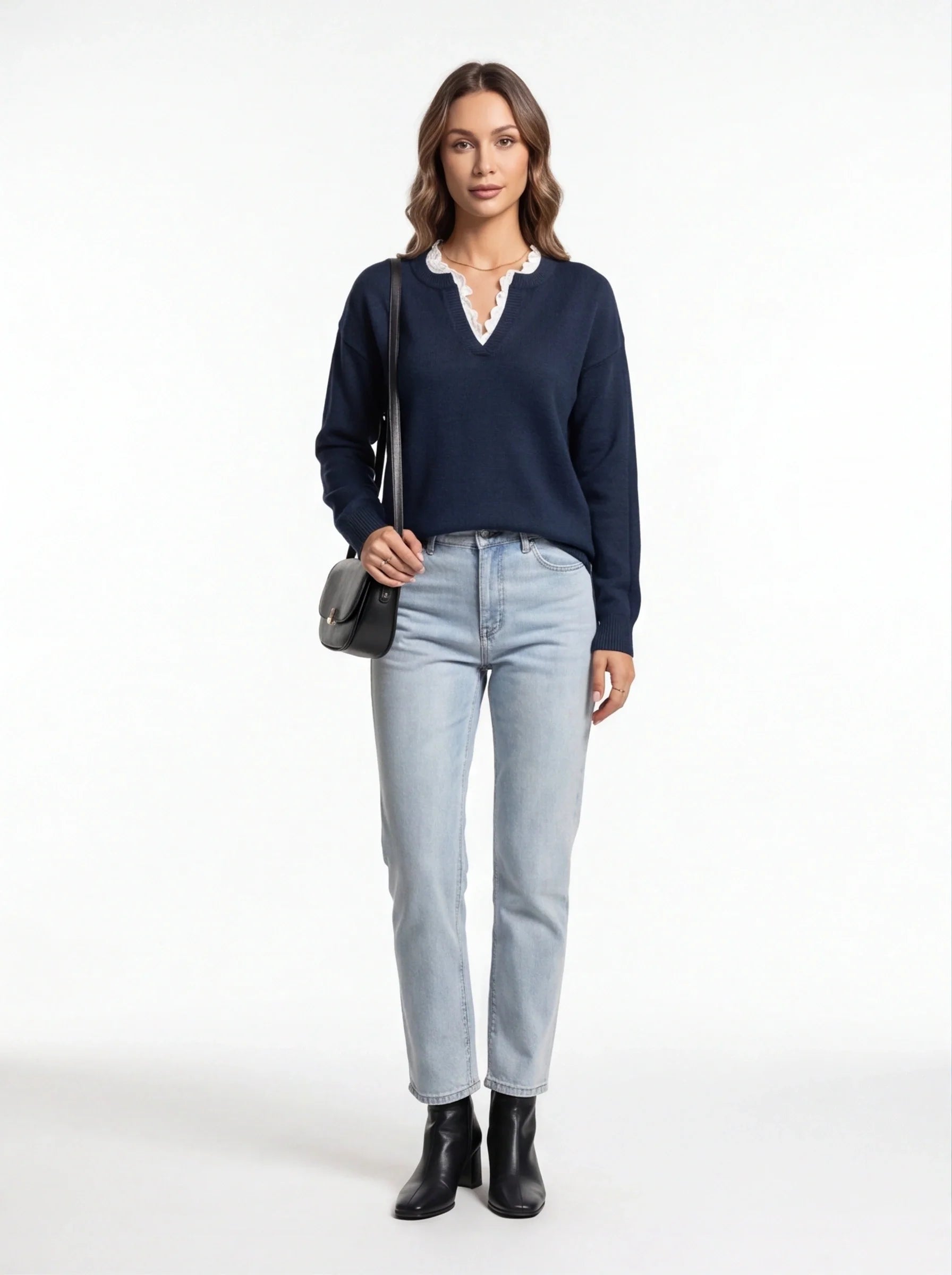 Elegant Feminine Blouse with Soft Fabric and Versatile Design