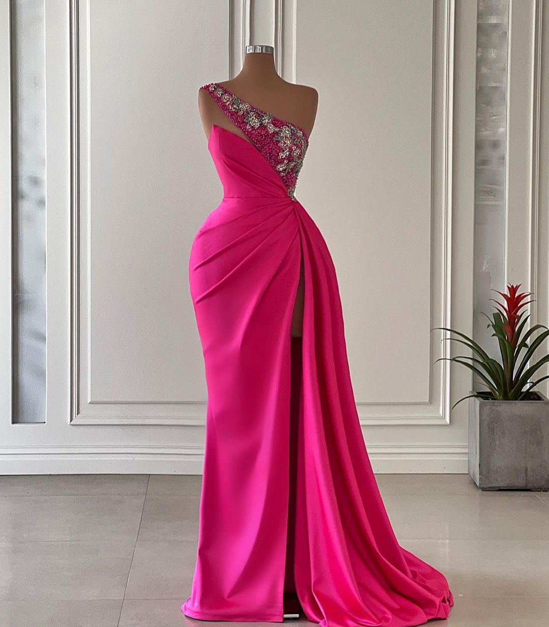 L2371 - Chic & Morden One Shoulder Sleeveless Ruched Sheath Beaded Party Prom Dress