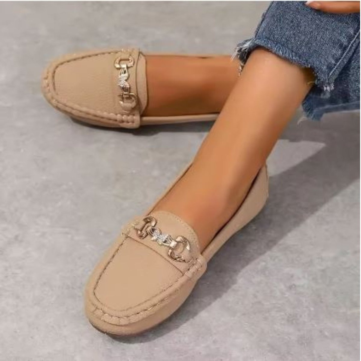Round Toe Horsebit Buckle Flat Loafers