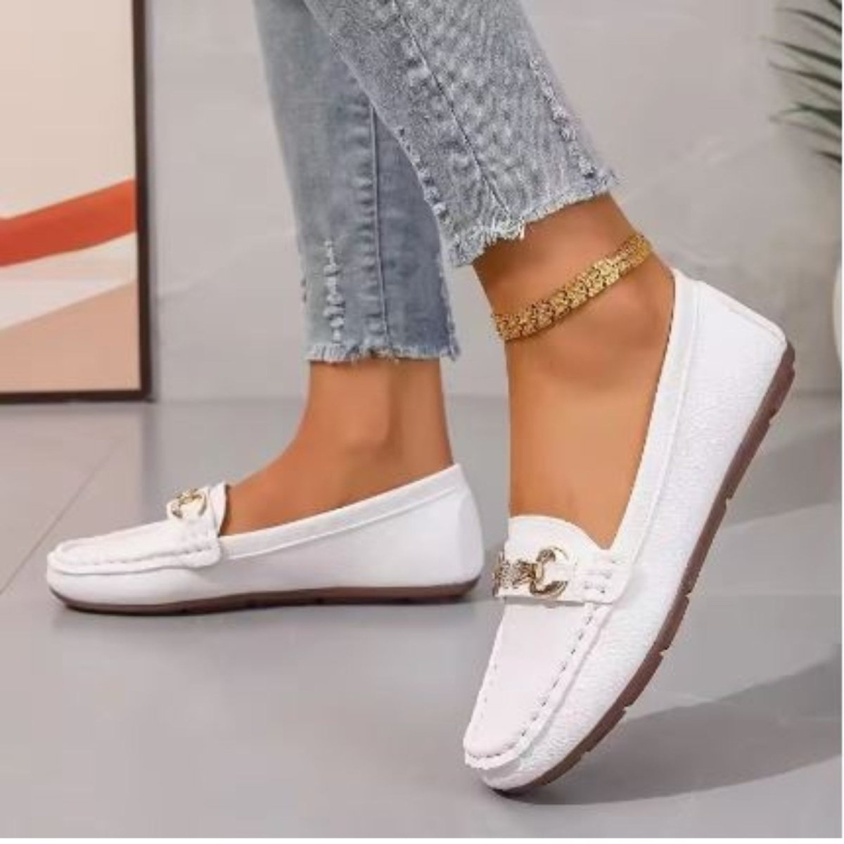 Round Toe Horsebit Buckle Flat Loafers