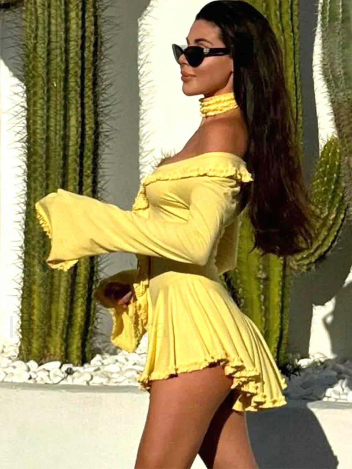 Lace Off-Shoulder Slim Mini Dress