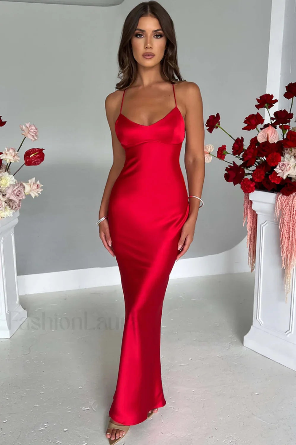 Malika Elegant Maxi Dress M / Red