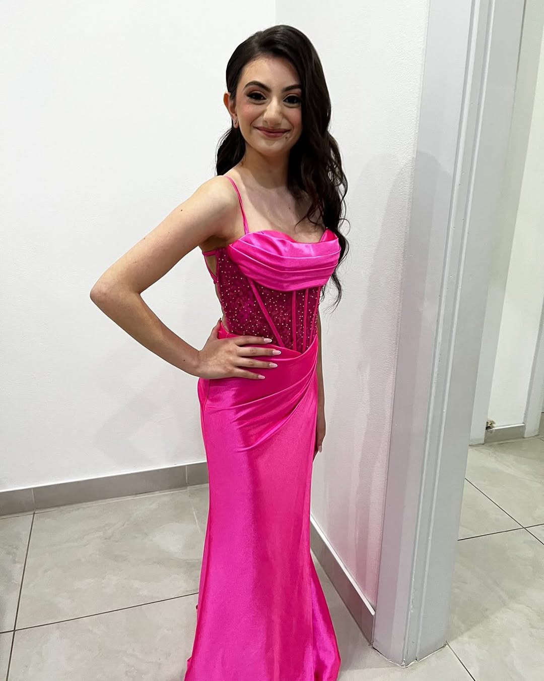 Gorgeous Sweetheart Sheath Prom Dress Side Slit Beads Satin Party Gown with Train
