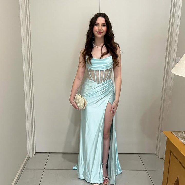 Gorgeous Sweetheart Sheath Prom Dress Side Slit Beads Satin Party Gown with Train