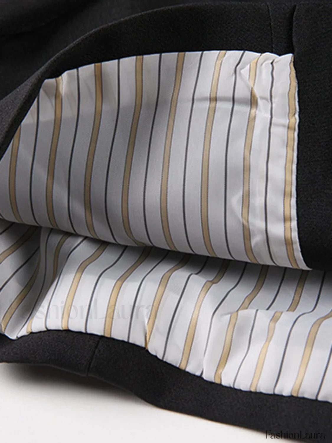 Mind My Graceful Business Crop Blazer