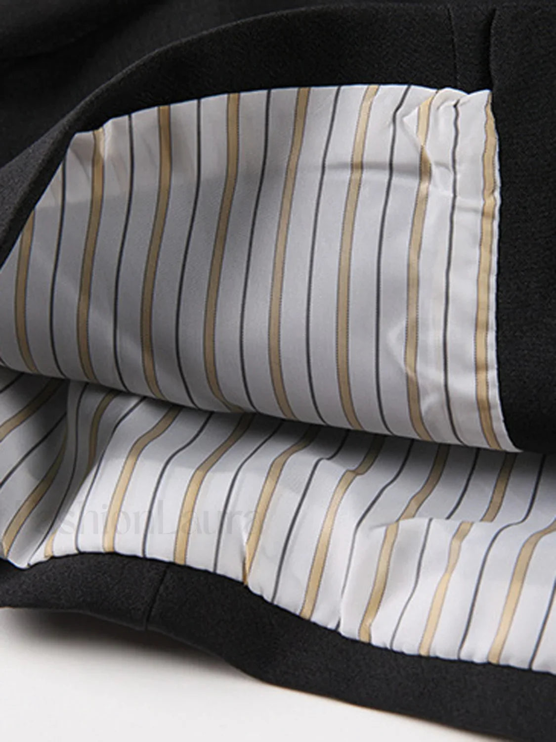 Mind My Graceful Business Crop Blazer