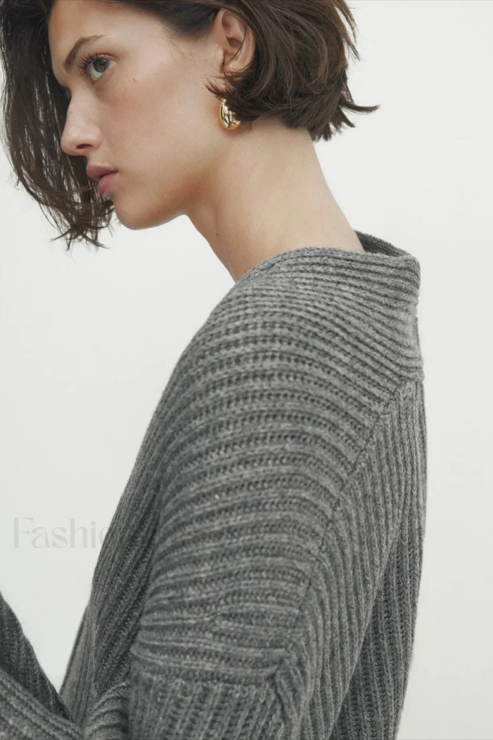 Minimalist Beige V-neck Knit Cardigan