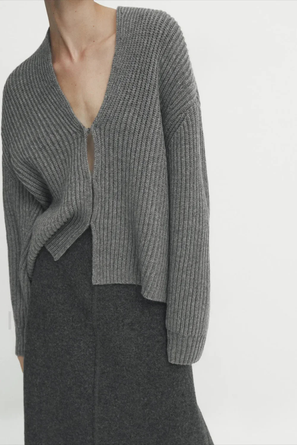 Minimalist Beige V-neck Knit Cardigan