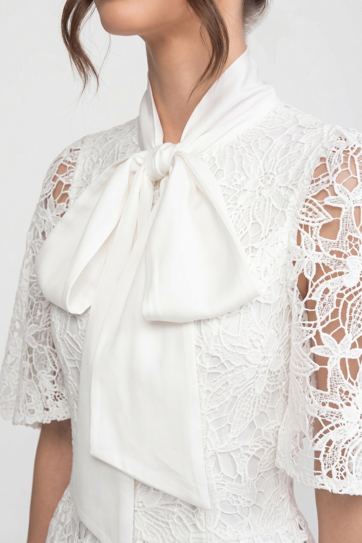 Bow Tie Neck Flutter Sleeve Floral Lace A-Line Midi Dress 3