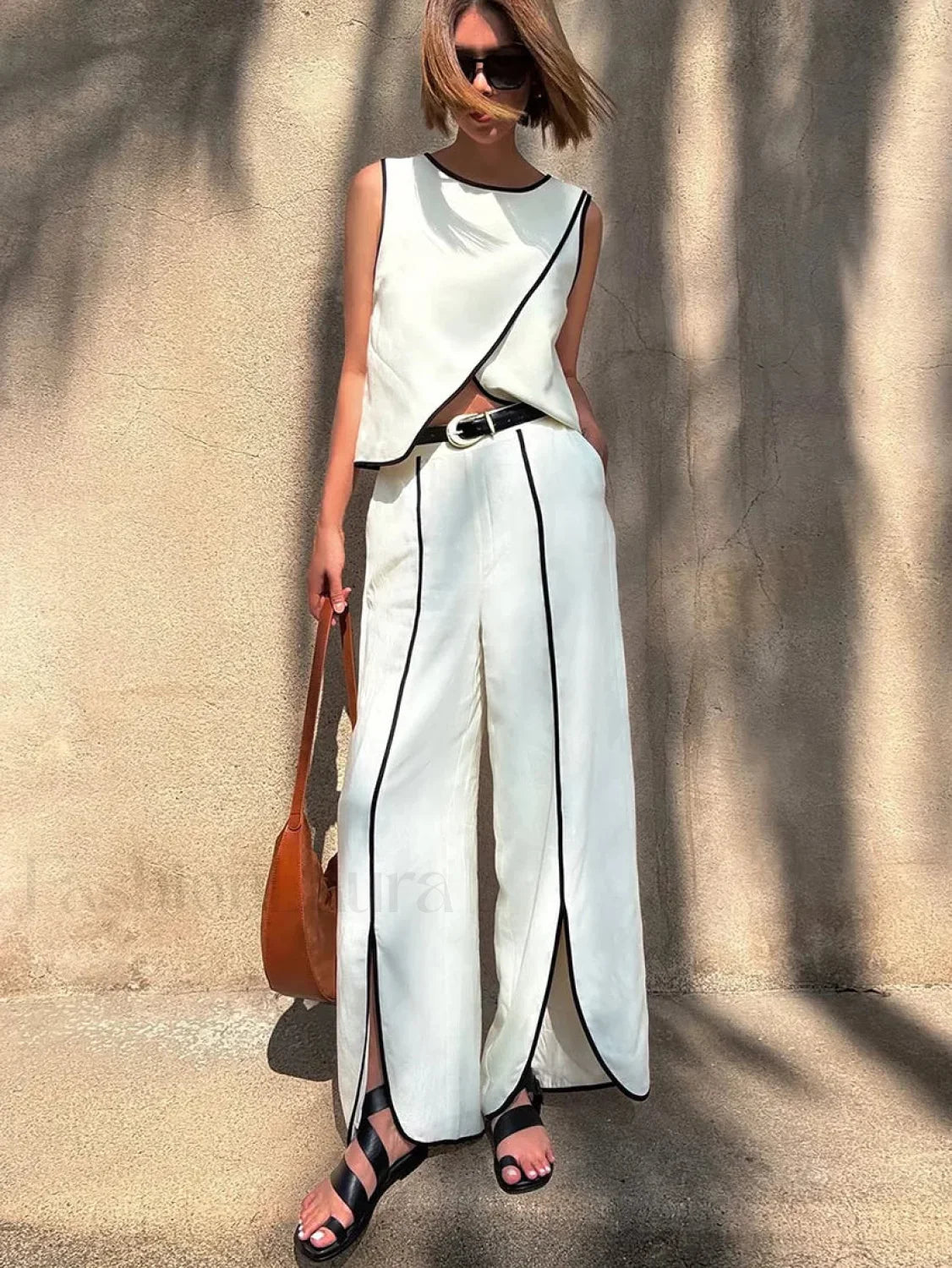 New O-Neck Crop Pants Two Piece Set