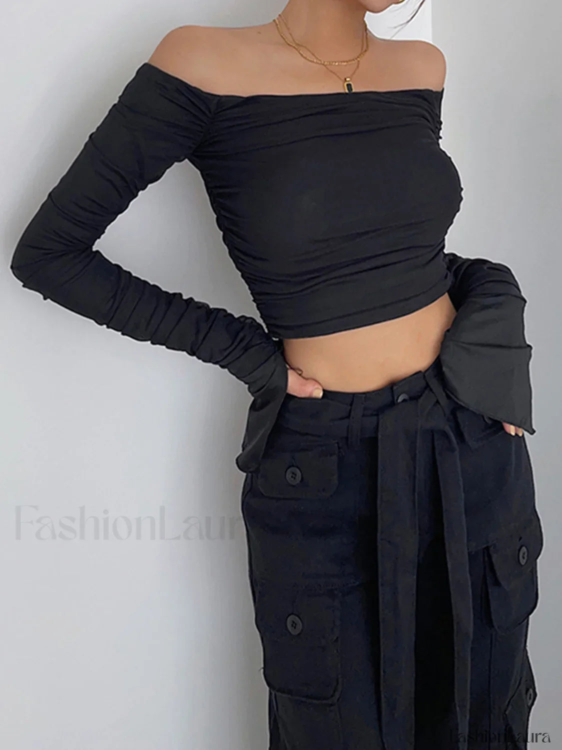 Off Shoulder Graceful Mesh Crop Shirt