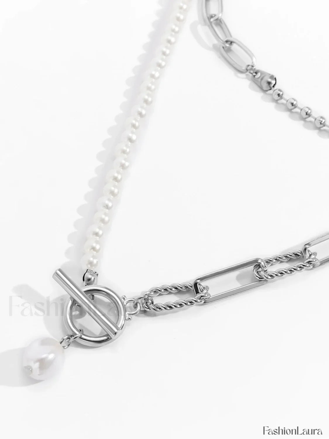 Pearl Charming Saturn Necklace