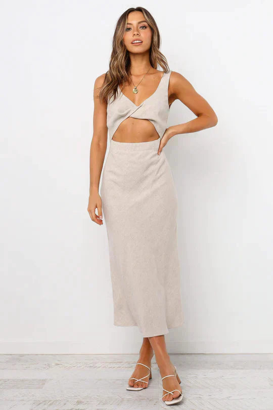 Gudelia Midi Dress in a Wrap Style for Women Refined Relaxed Wear