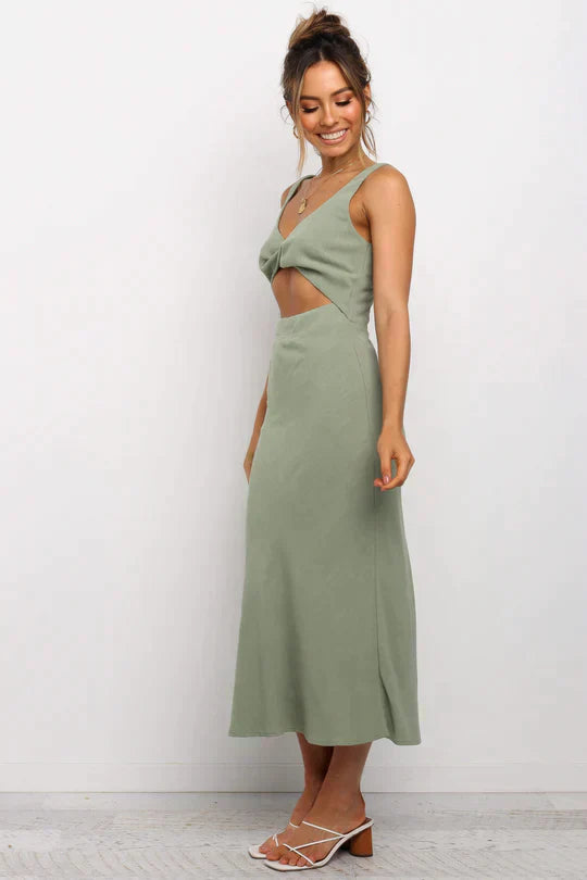 Gudelia Midi Dress in a Wrap Style for Women Refined Relaxed Wear