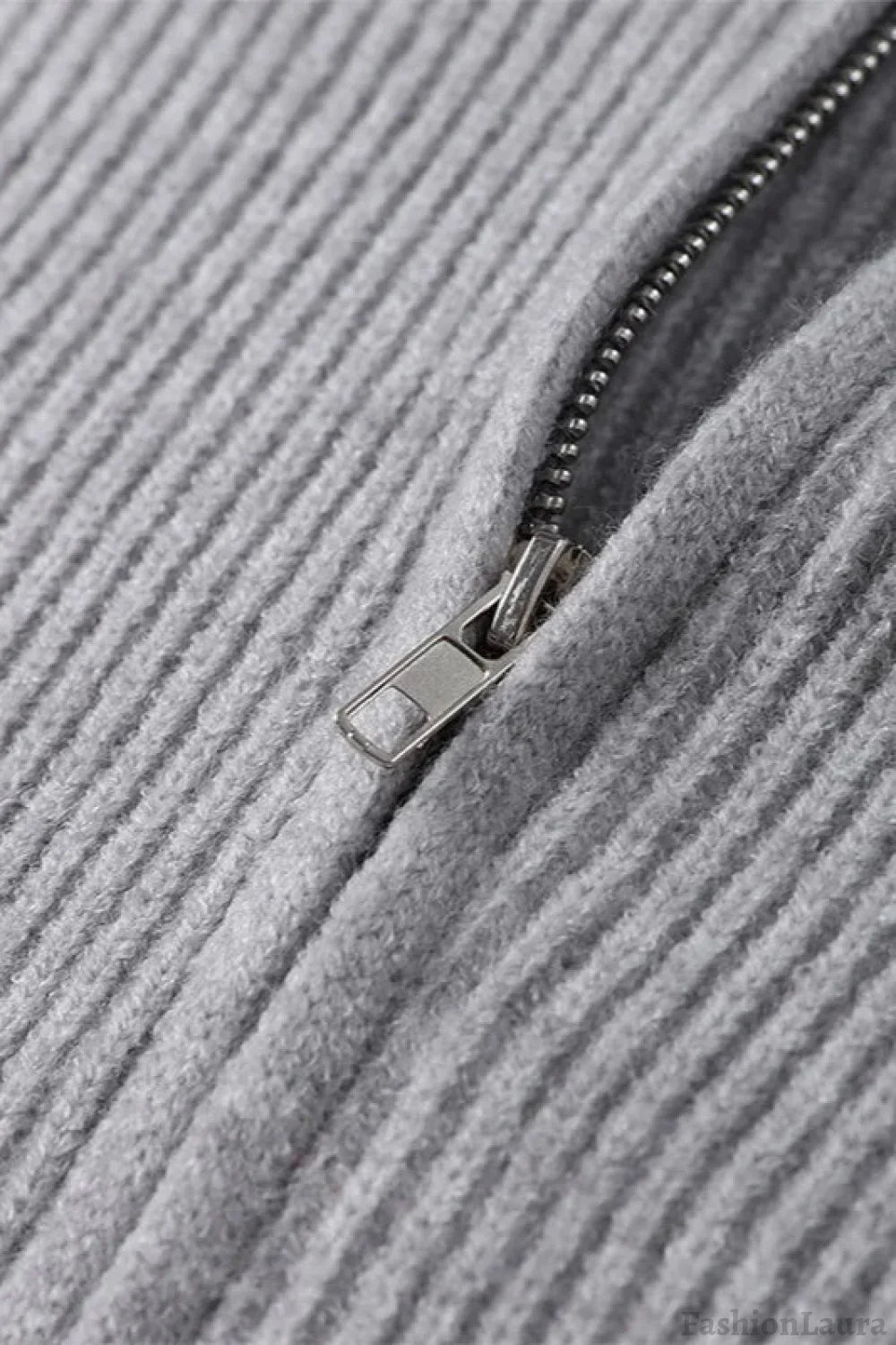 Pleated Knit O Neck Zipper Cardigan