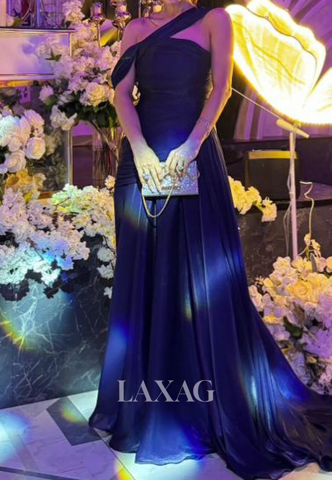 Asymmetrical-Neck Sleeveless A-Line Prom Dress Off-Shoulder Pleated Chiffon Party Gowns with Sweep Train