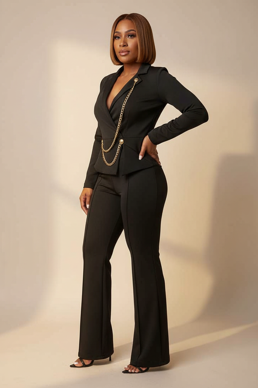 Elegant White Jumpsuit for Women with Pockets and Adjustable Straps