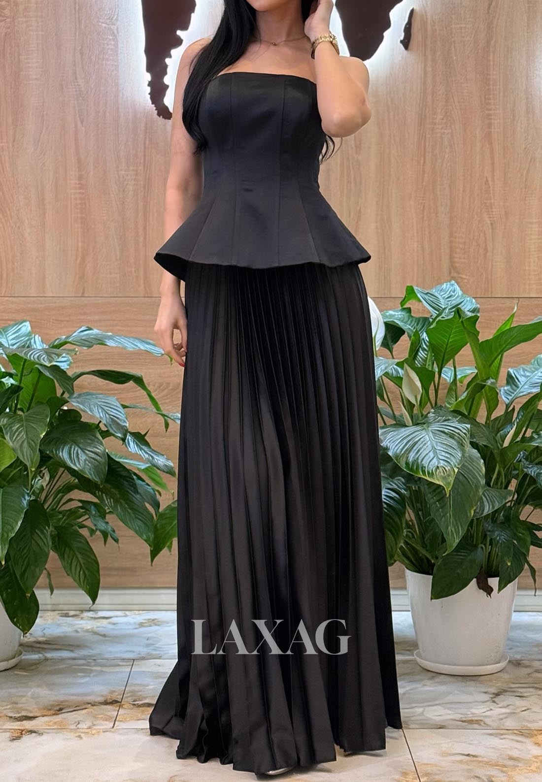 Tube Top Off-Shoulder Sleeveless Fitted Evening Dress Pleated Floor-Length Satin&Chiffon Formal Gowns