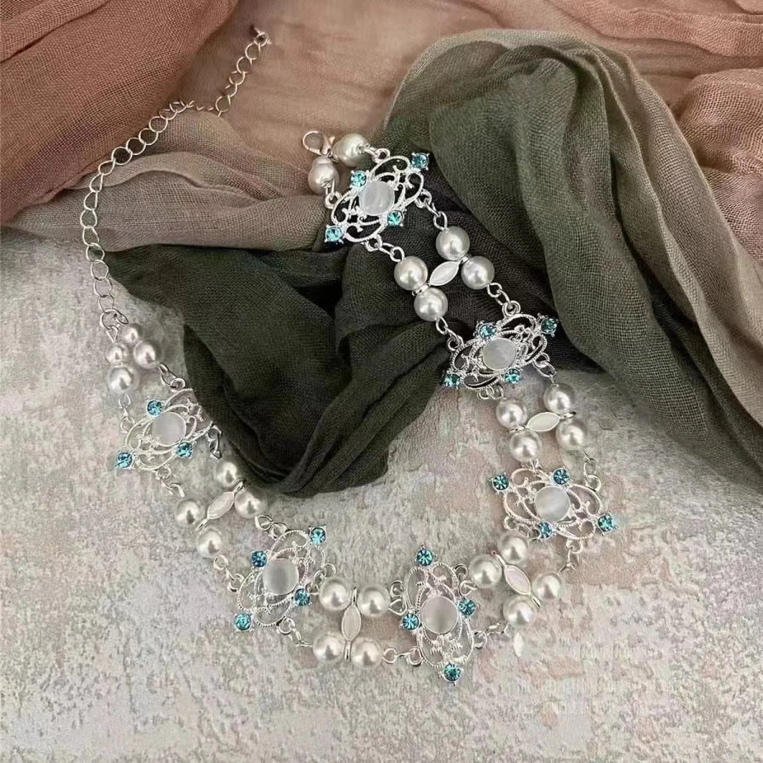 Retro Baroque Style Cross Layered Pearl Necklace