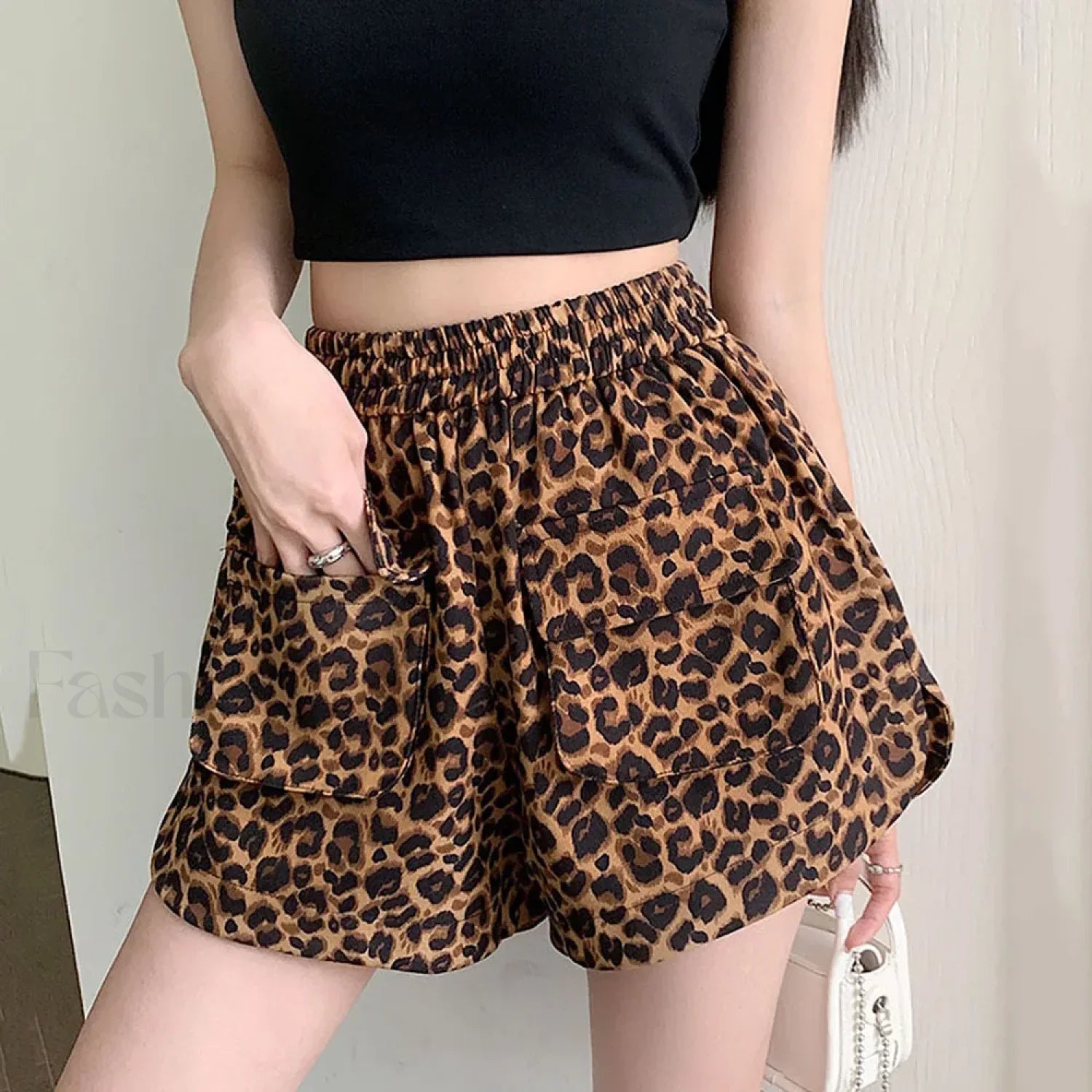 Retro Leopard Elastic High Waist Pocket Shorts