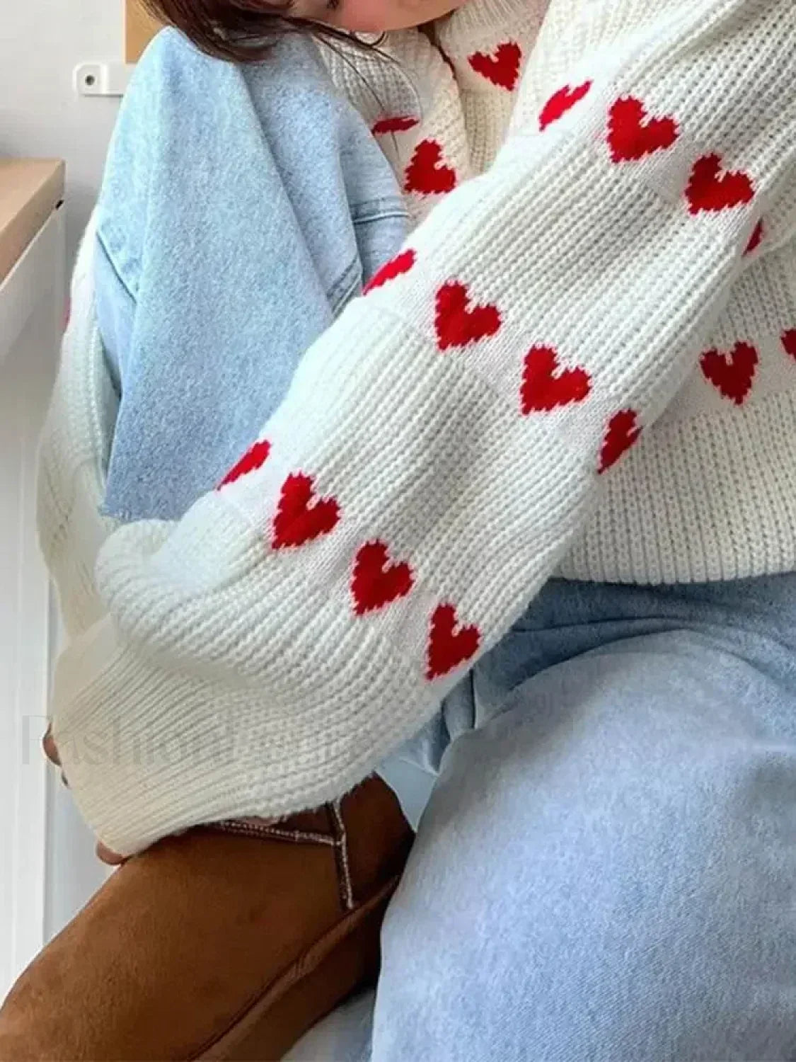 Round Neck Long Sleeved Heart-shaped Women Autumn Winter Knitwear Soft Warm Sweater
