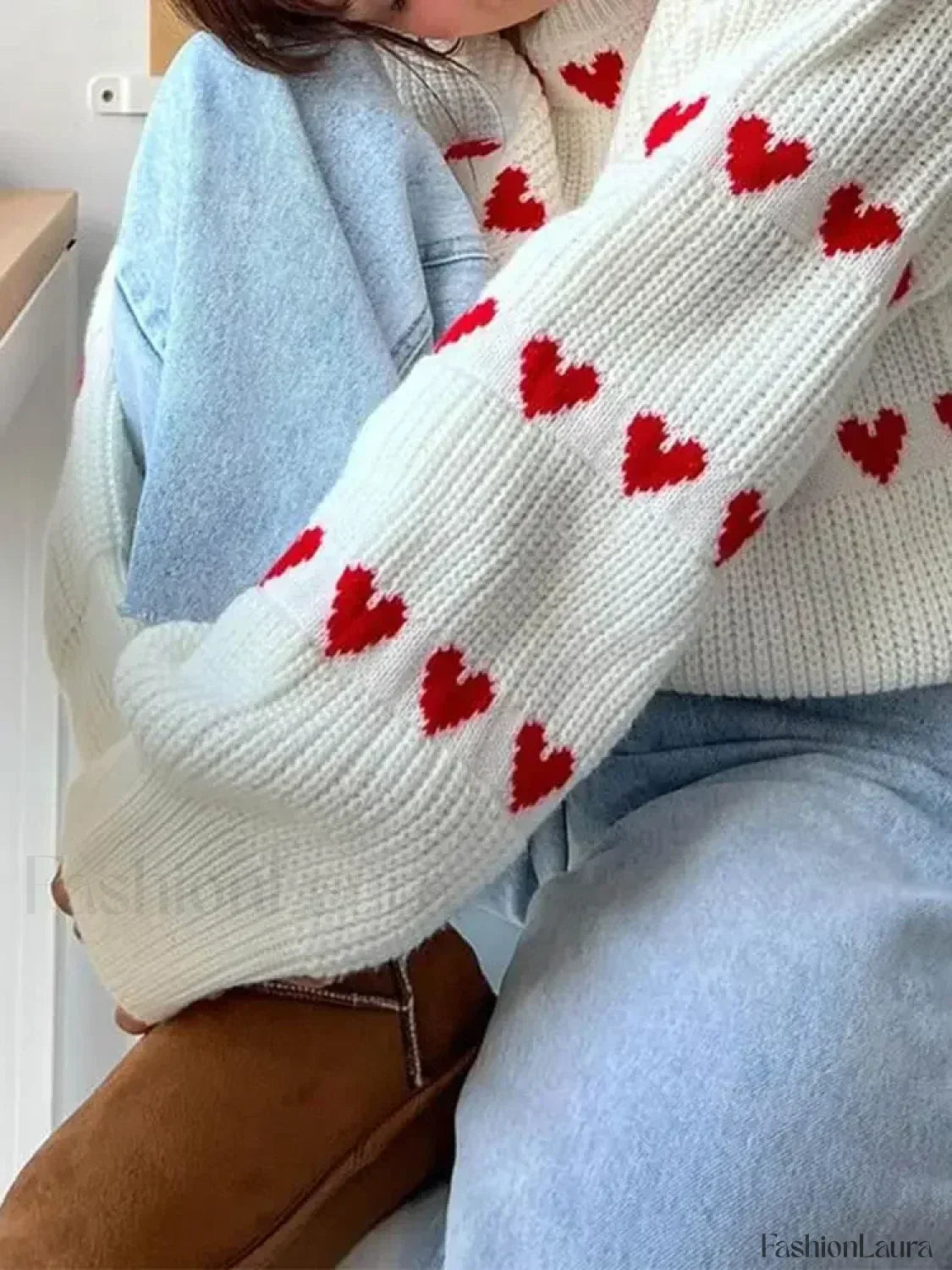 Round Neck Long Sleeved Heart-shaped Women Autumn Winter Knitwear Soft Warm Sweater