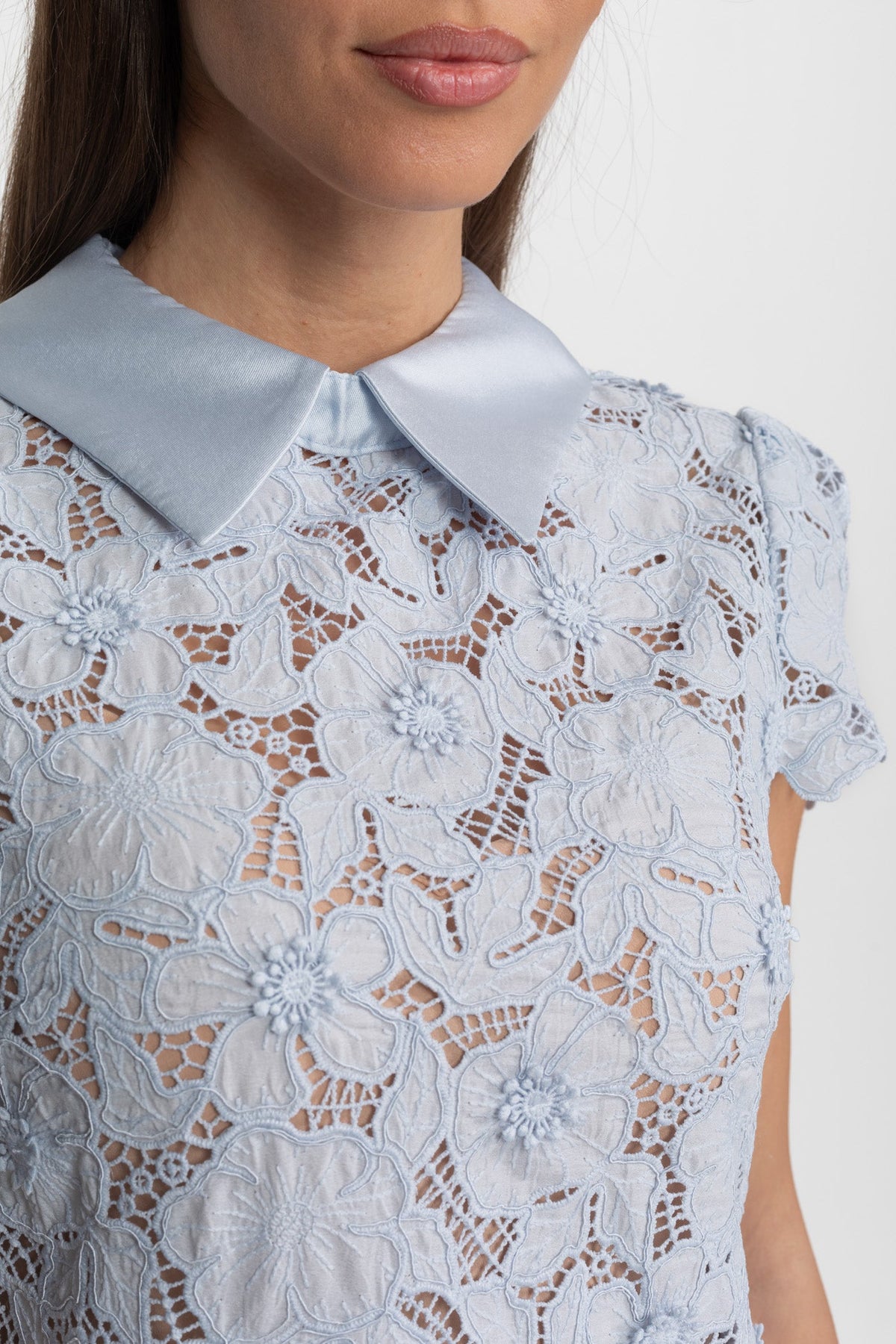 Floral Lace Satin Collar Short Sleeve Scalloped Hem Shift Mini Dress 4