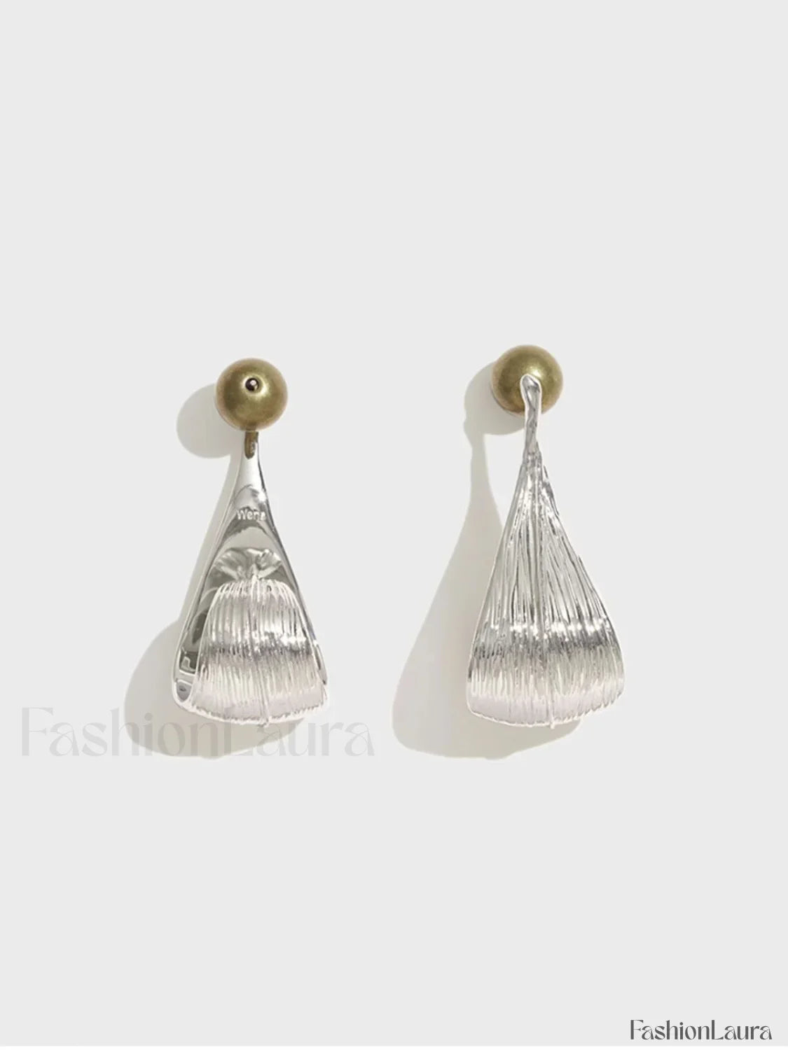 Shining Leaf Graceful Hoop Earnings