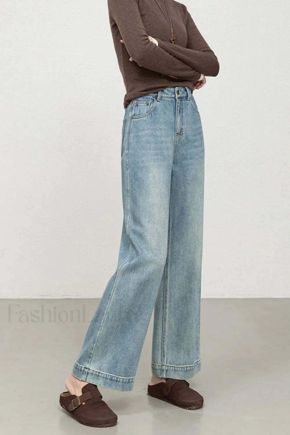 Soft High Rise Embroidered Cropped Jeans
