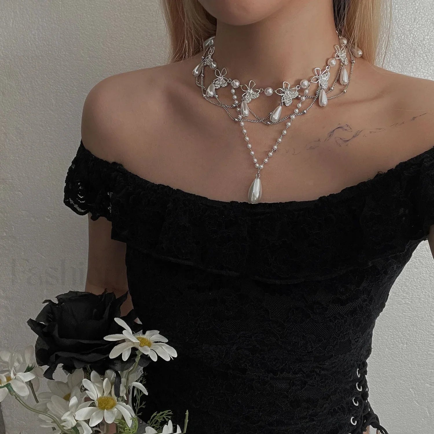 Sweet Cool Hollow Zircon Water Drop Necklace