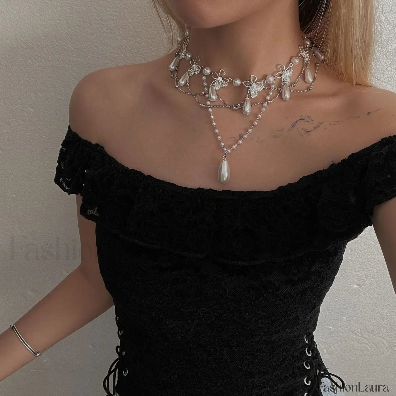 Sweet Cool Hollow Zircon Water Drop Necklace