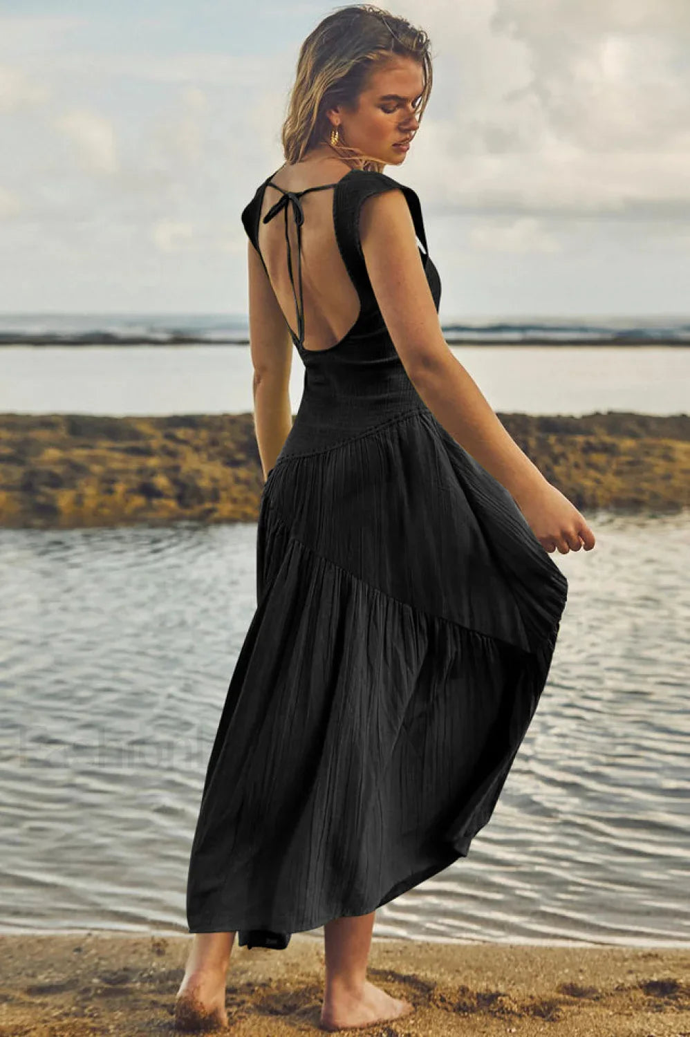 Traveler Elegant Midi Dress